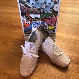 Brand New SZ 10.5 White Puma Selena Gomez Runner